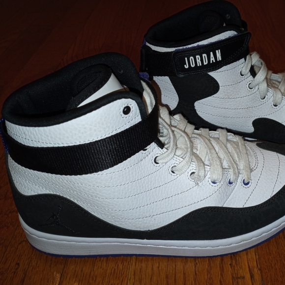 ****SOLD***** Nike Air Jordan Black White and Purple *****SOLD***** - Picture 5 of 14